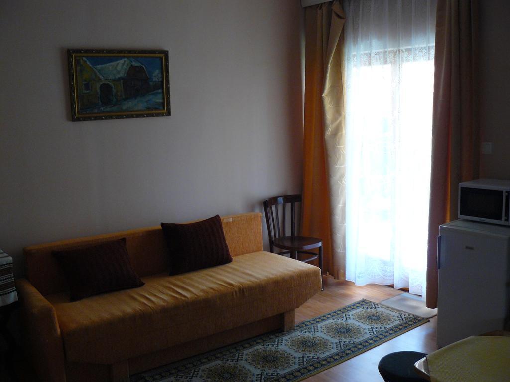 Hejo Apartman Miskolc Exteriör bild